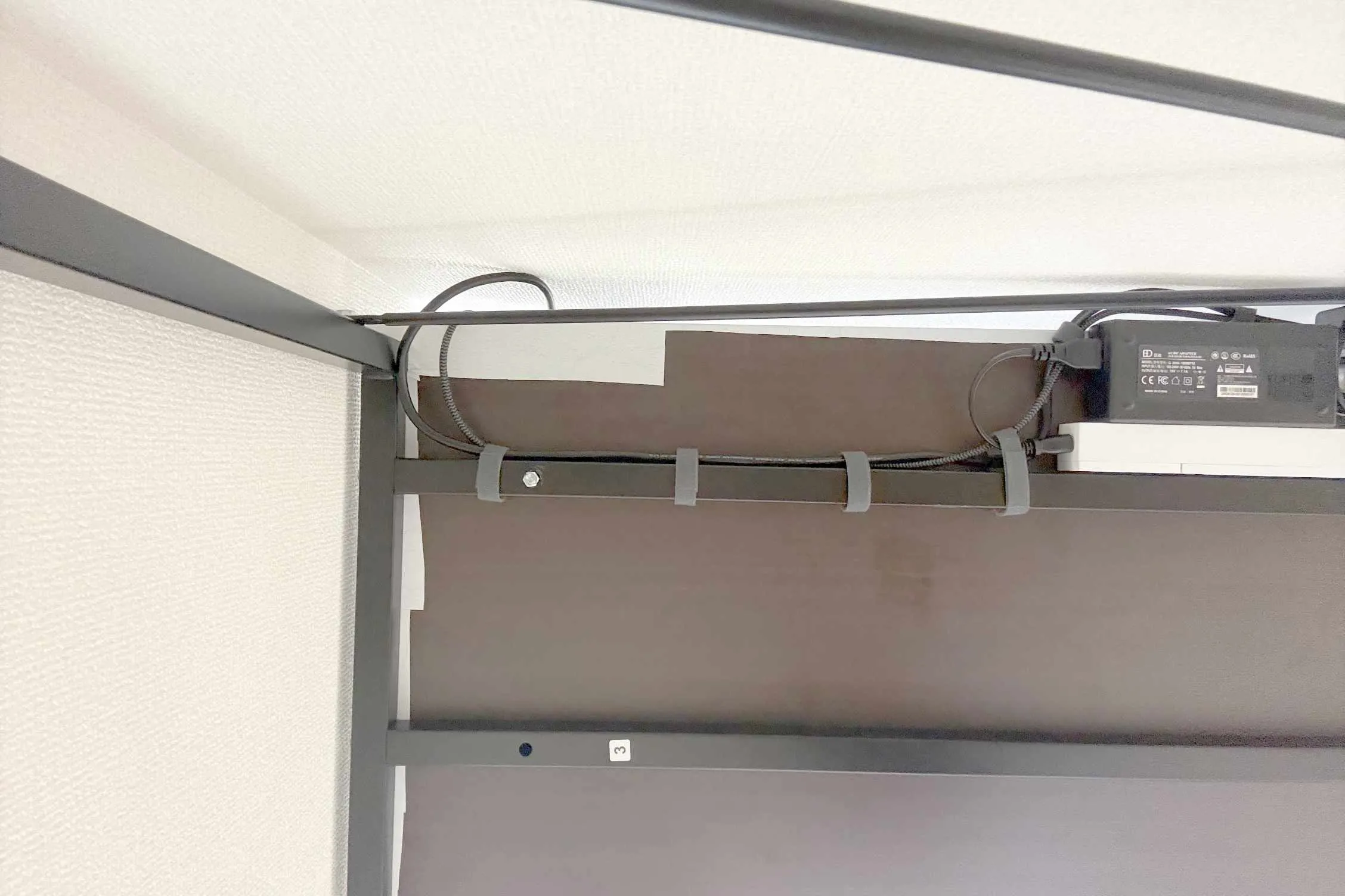 どれだけきれいに配線できるか試行錯誤して数日消えた（1枚目）