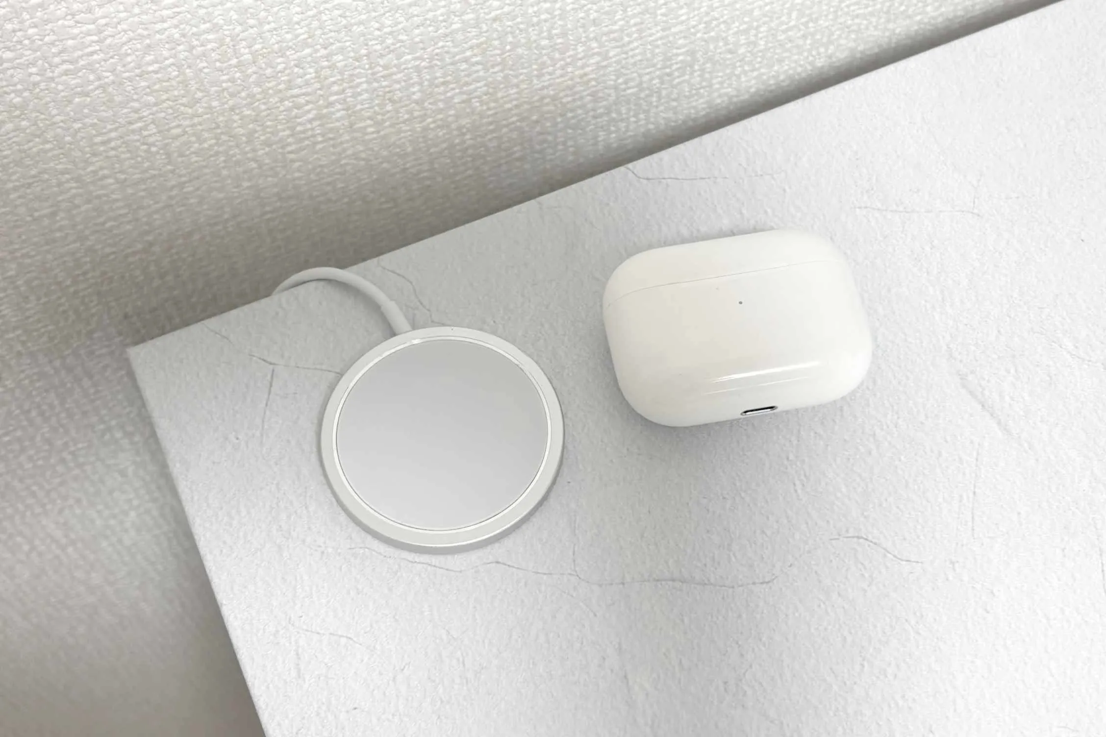 ワイヤレス充電は必須、今まで使ってきたイヤホンで一番付け心地が神（1枚目）