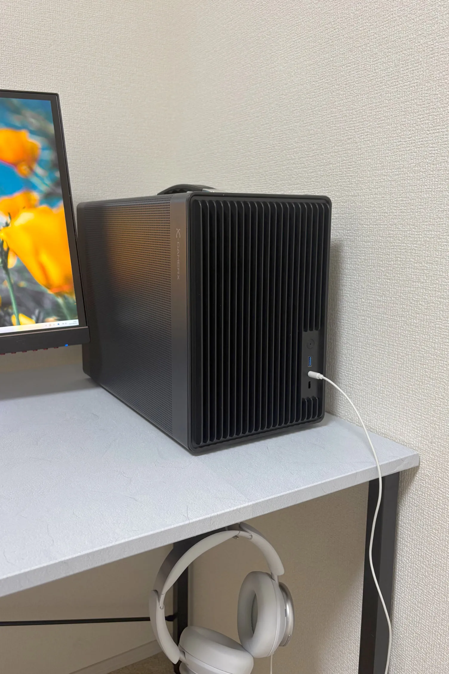 ケースの見た目はいいけどUSB-C付いてないの辛い